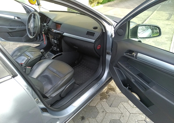 Opel Astra cena 10300 przebieg: 359300, rok produkcji 2007 z Olkusz małe 326